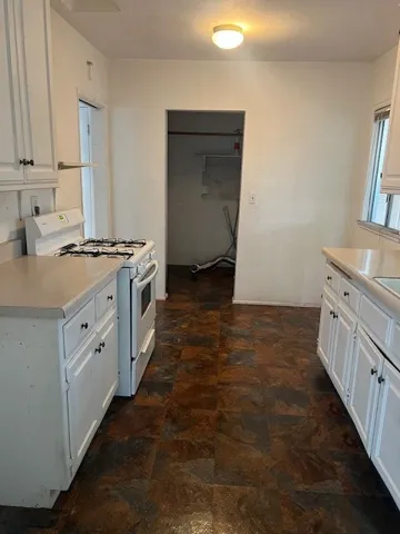 2829 Iroquois, Long Beach, California 90815