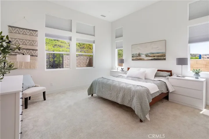 19045 Martino Court, Saugus, California 91350
