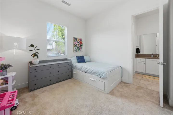 19045 Martino Court, Saugus, California 91350