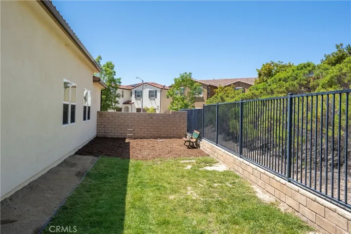 19045 Martino Court, Saugus, California 91350