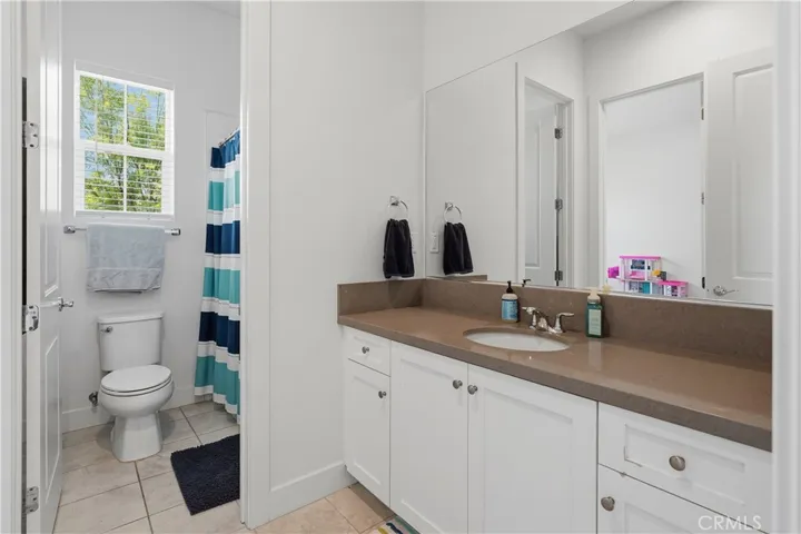 19045 Martino Court, Saugus, California 91350