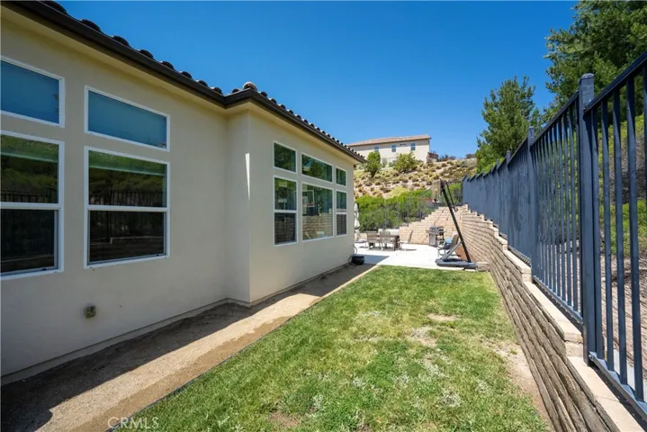 19045 Martino Court, Saugus, California 91350
