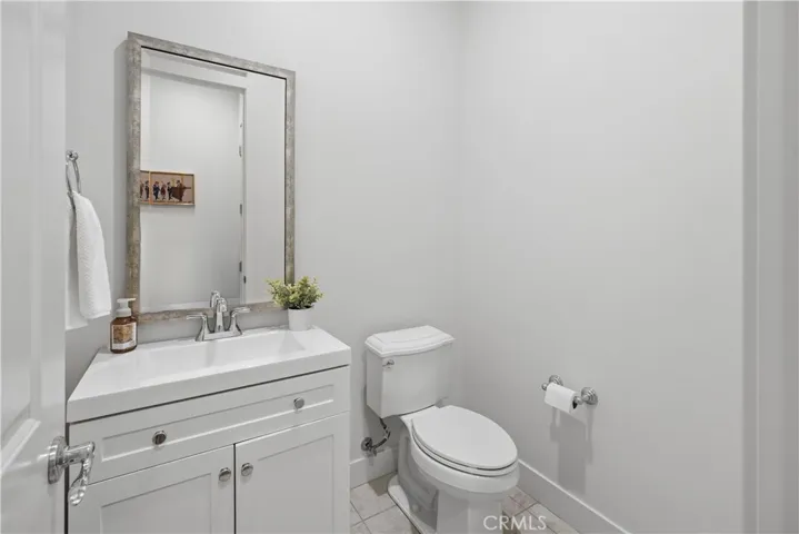 19045 Martino Court, Saugus, California 91350