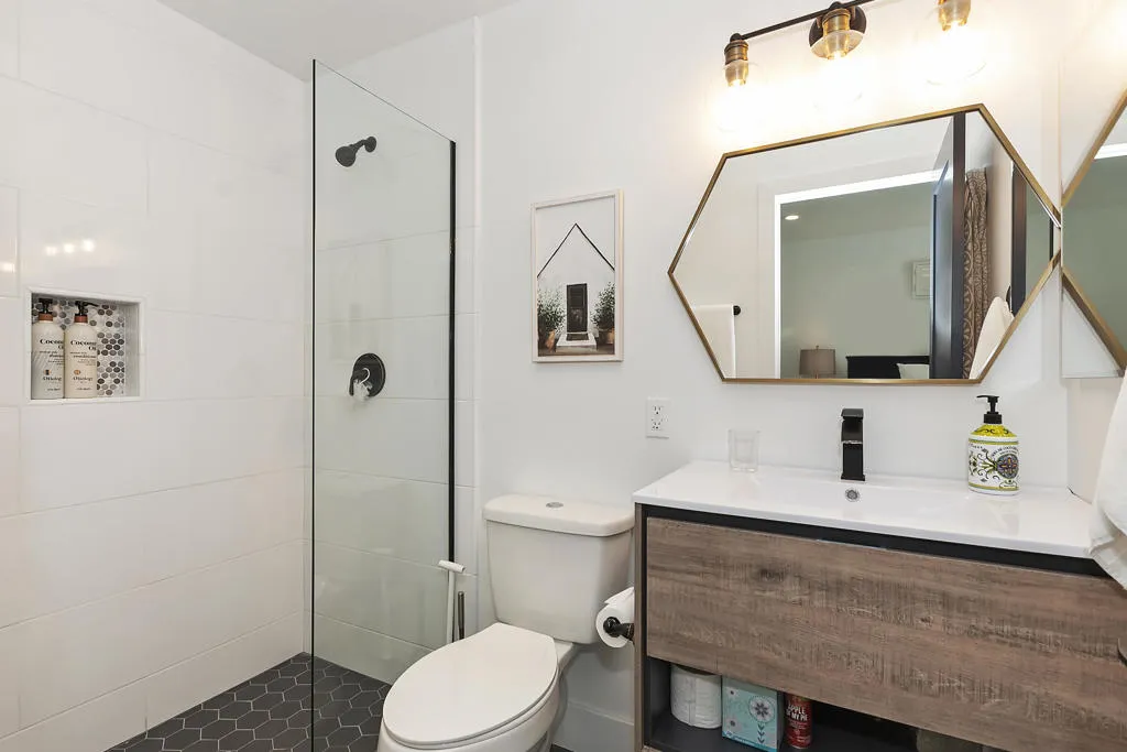 044_Bathroom