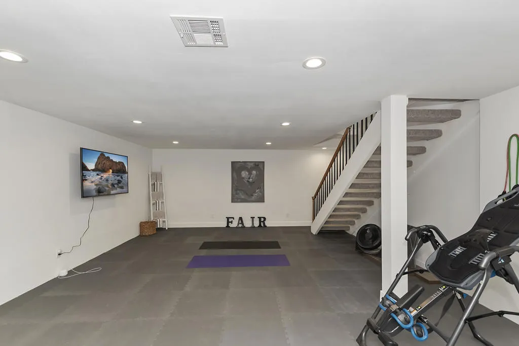 035_Workout Room
