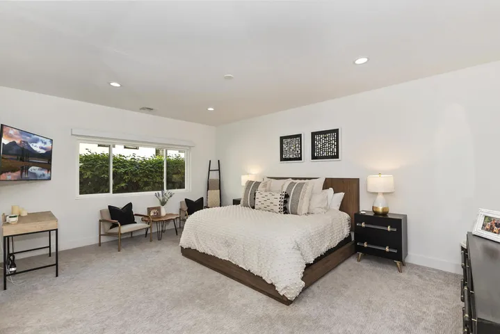 037_Suite 1