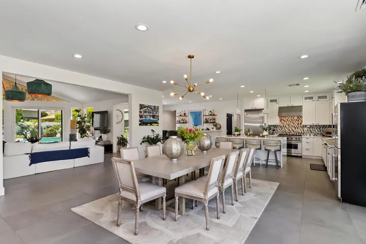 015_Dining Area