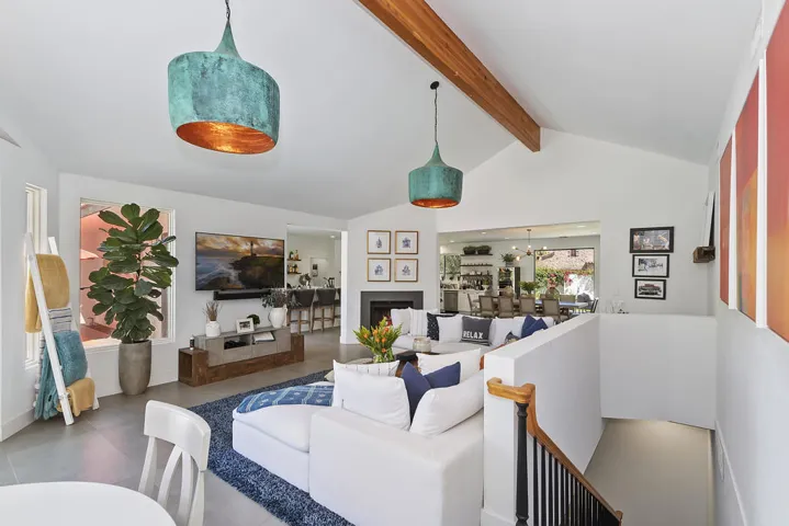 032_Family Room