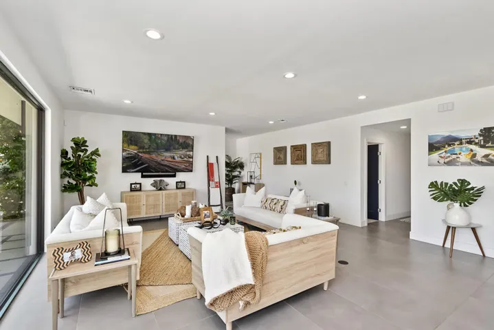 012_Living Room