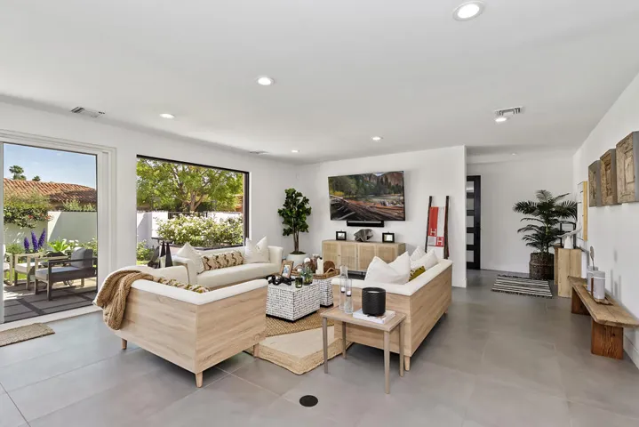 011_Living Room