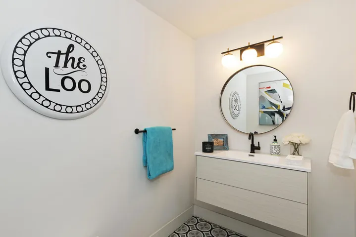 036_Powder Room