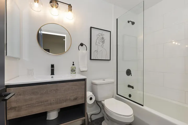 040_Bathroom