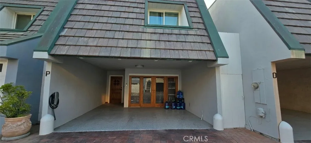 carport for 2 cars w/ Tesla charger