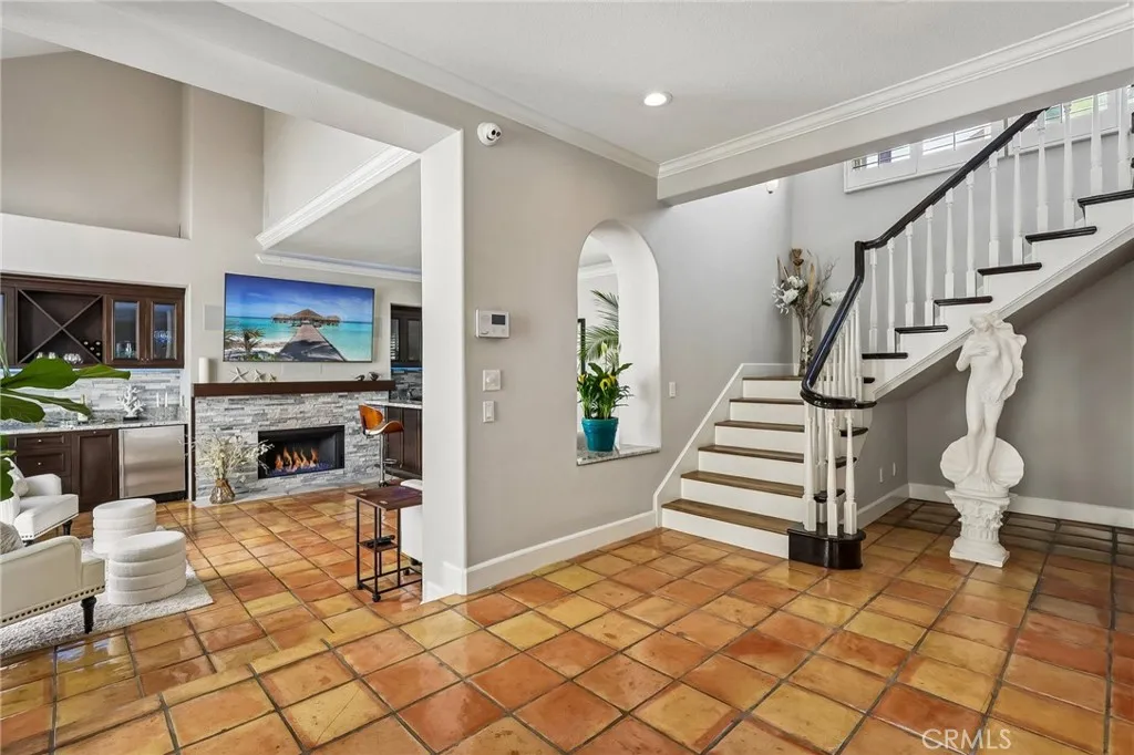 Stunning Entrance
Enhanced