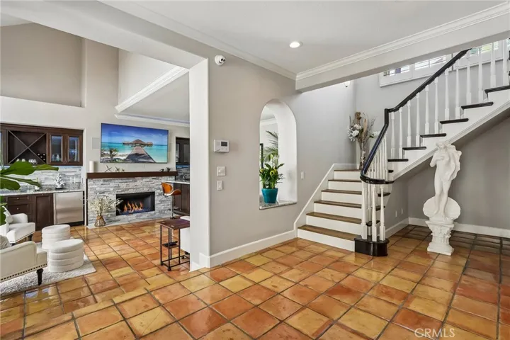 Stunning Entrance
Enhanced