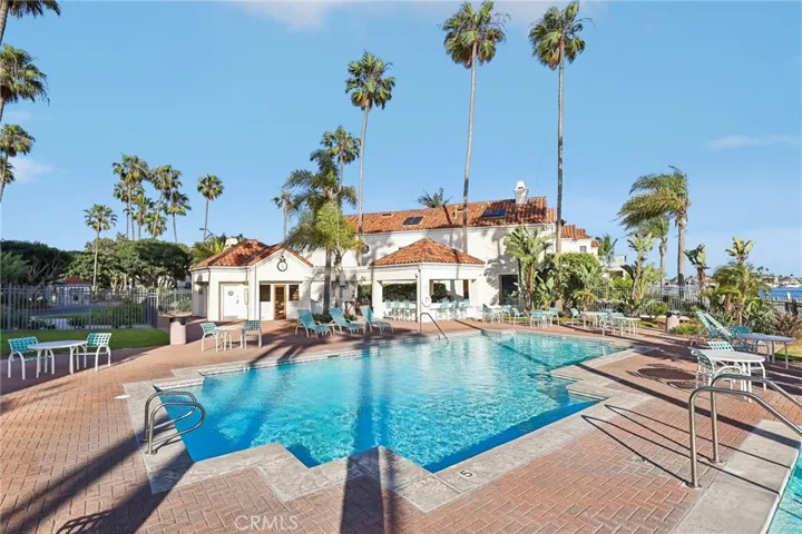 Lots of room to throuw lavish parties with exceptional ammenities