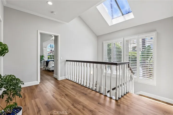 Gracious landing and hall to guest area