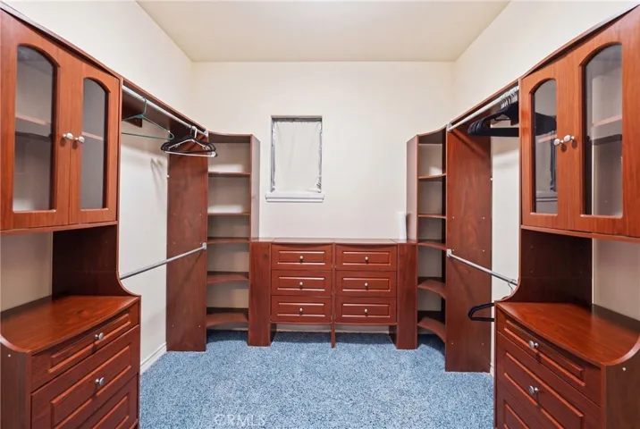 Full walking closet for third bedroom