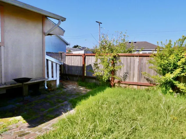 Front House SIDE YARD