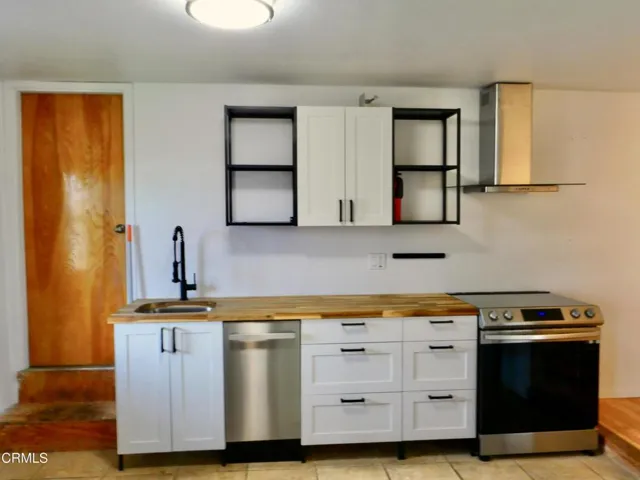 Back House Kitchen