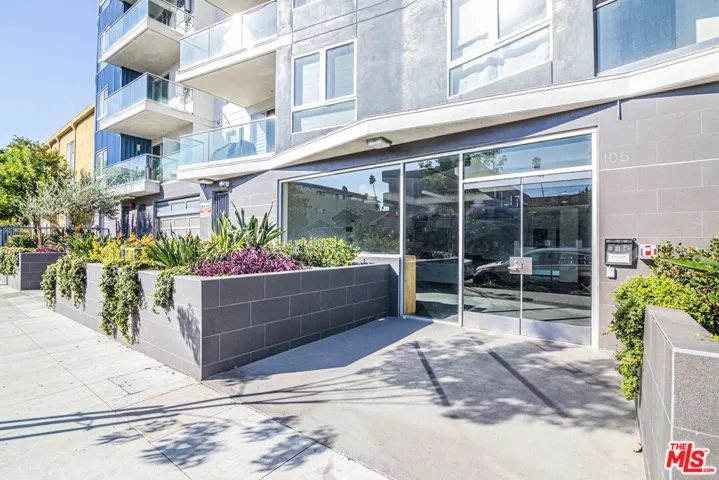105 S Mariposa Avenue 204, Los Angeles, California 90004