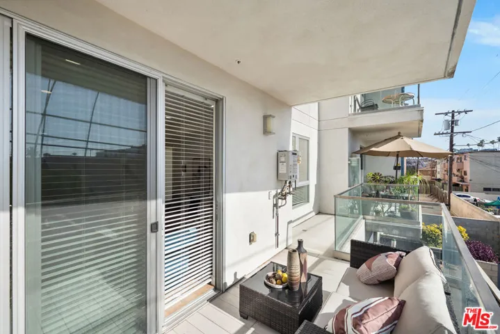 105 S Mariposa Avenue 204, Los Angeles, California 90004