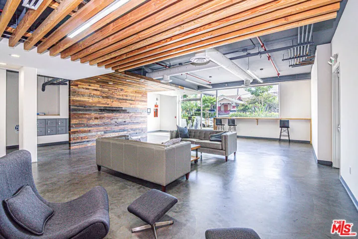 105 S Mariposa Avenue 204, Los Angeles, California 90004