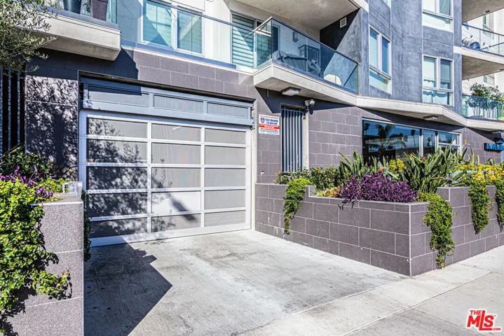 105 S Mariposa Avenue 204, Los Angeles, California 90004