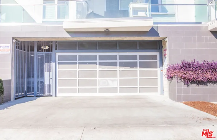 105 S Mariposa Avenue 204, Los Angeles, California 90004