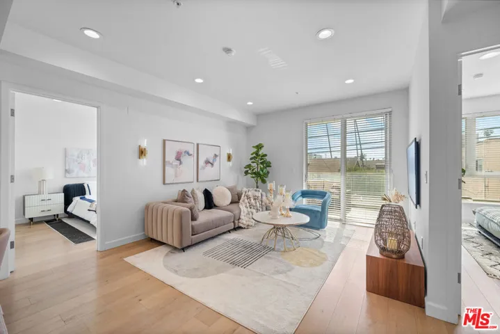 105 S Mariposa Avenue 204, Los Angeles, California 90004
