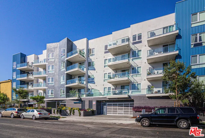 105 S Mariposa Avenue 204, Los Angeles, California 90004