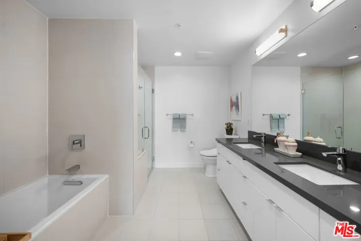 105 S Mariposa Avenue 204, Los Angeles, California 90004