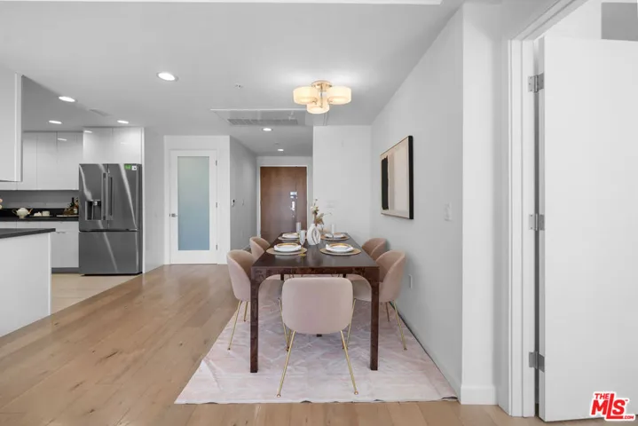 105 S Mariposa Avenue 204, Los Angeles, California 90004