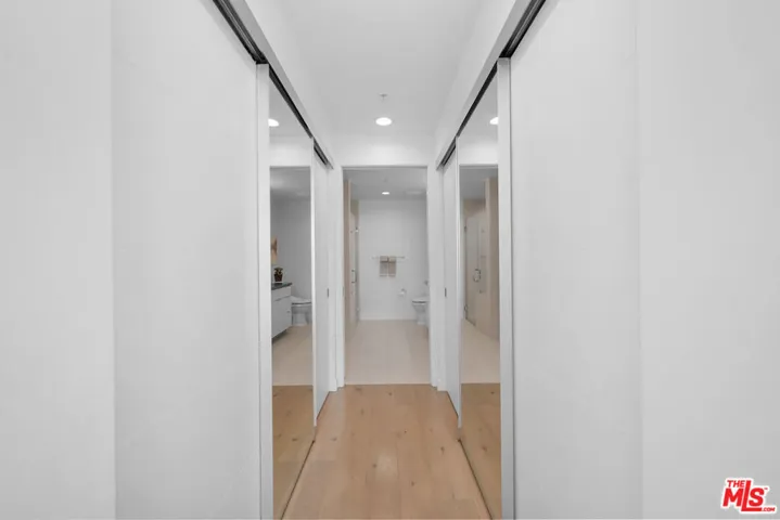 105 S Mariposa Avenue 204, Los Angeles, California 90004