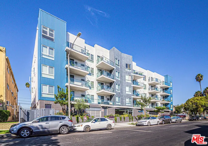 105 S Mariposa Avenue 204, Los Angeles, California 90004