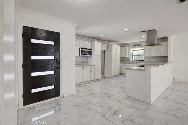 8022 Longridge Avenue, North Hollywood, California 91605