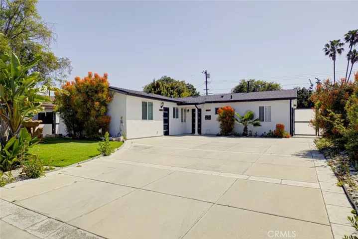 8022 Longridge Avenue, North Hollywood, California 91605