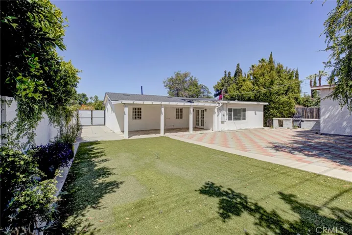 8022 Longridge Avenue, North Hollywood, California 91605