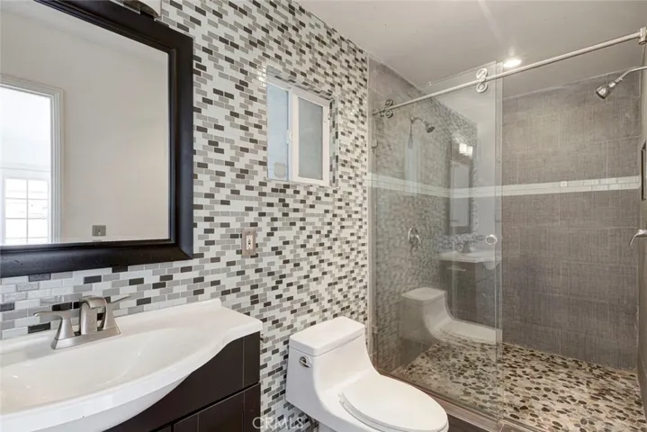 8022 Longridge Avenue, North Hollywood, California 91605