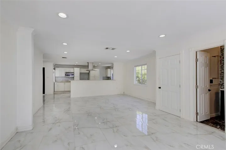 8022 Longridge Avenue, North Hollywood, California 91605