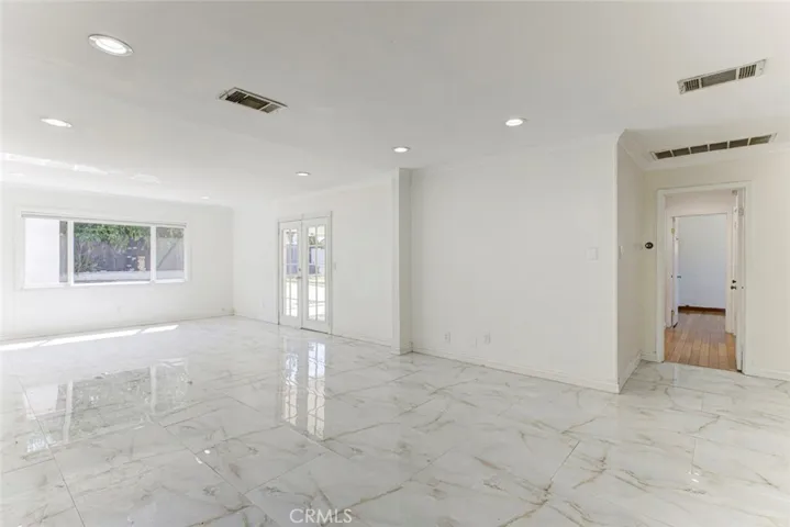 8022 Longridge Avenue, North Hollywood, California 91605