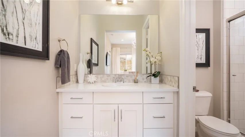 Downstairs En-Suite  Bath