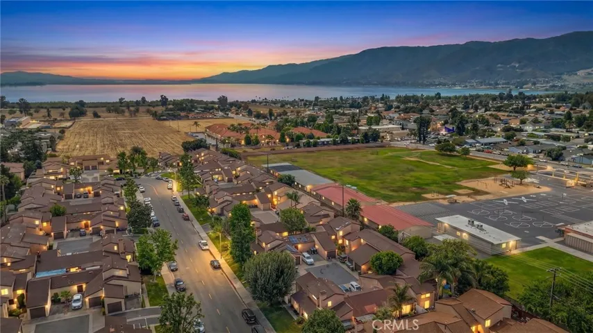 Walking distance to the lake.