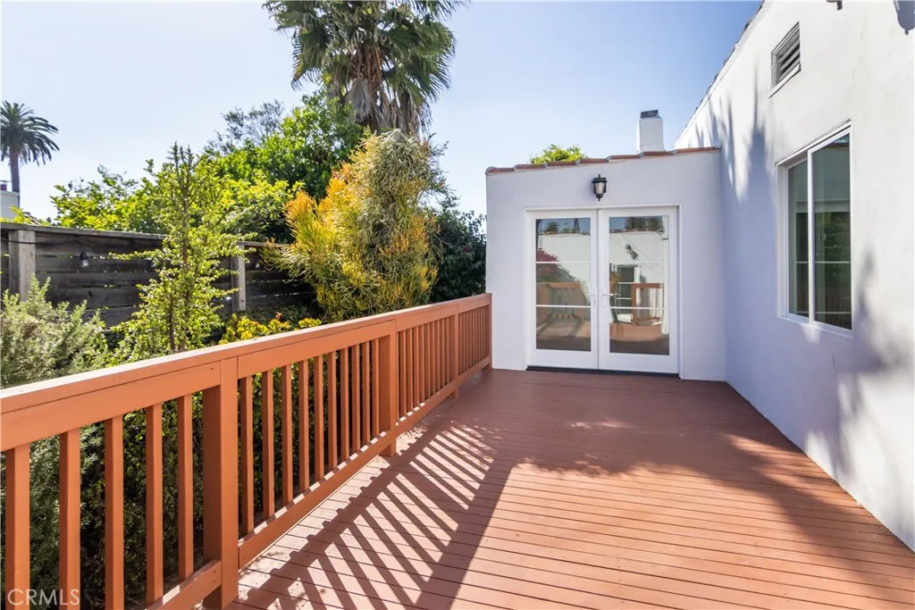 Entertaining deck