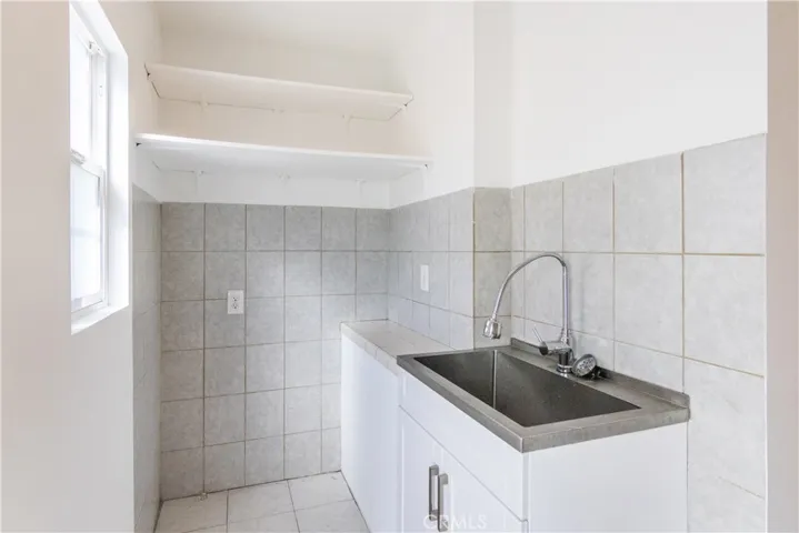 Bonus poolside retreat kitchenette