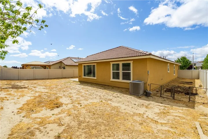 3561 Garnet Ln, Lancaster, California 93535