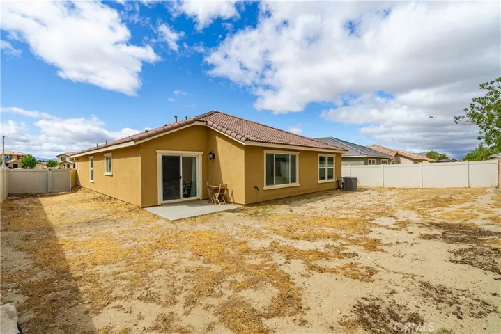 3561 Garnet Ln, Lancaster, California 93535