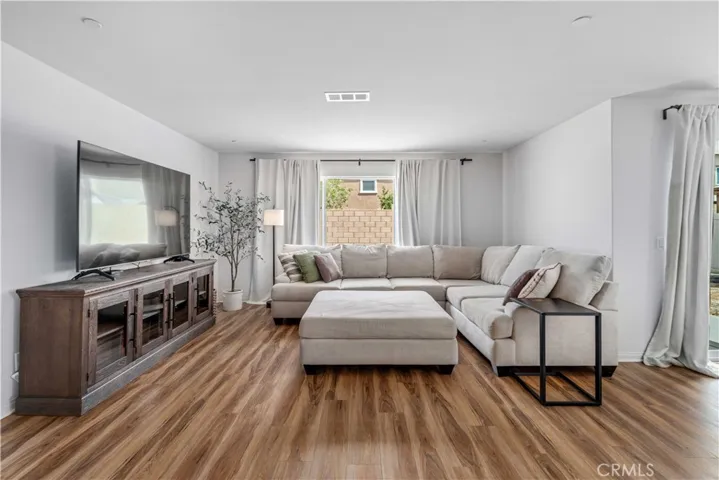 3561 Garnet Ln, Lancaster, California 93535
