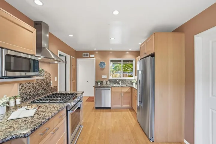 852 Peach Avenue, Sunnyvale, California 94087