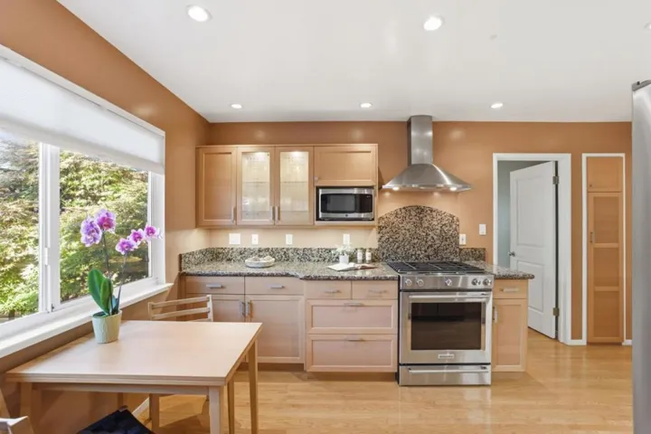 852 Peach Avenue, Sunnyvale, California 94087